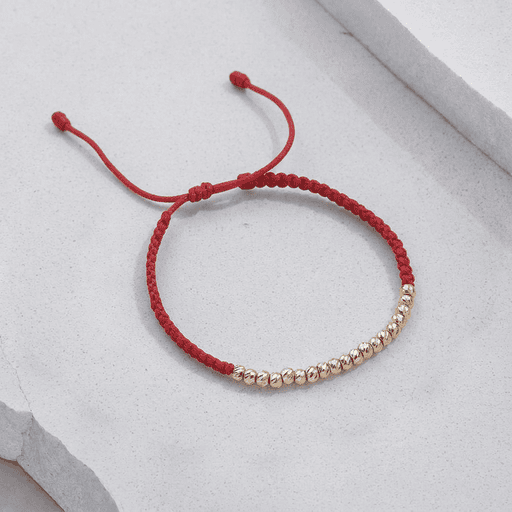 freepik__extract-the-bracelet-from-the-reference-image-and-__31463cp