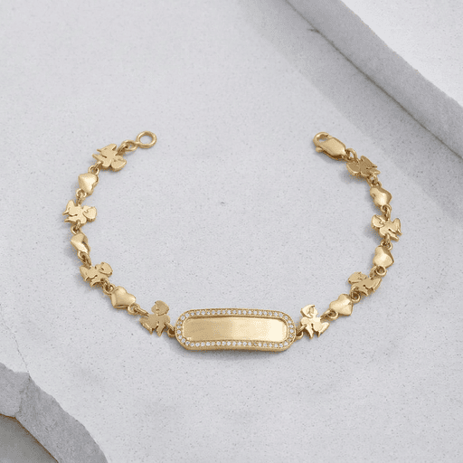 freepik__extract-the-bracelet-from-the-reference-image-and-__31458cp