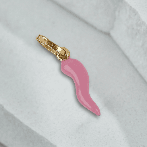 freepik__extract-the-bracelet-from-the-reference-image-and-__31505cp