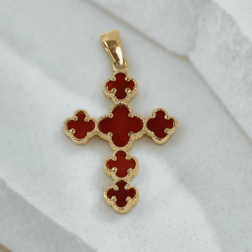 freepik__extract-the-bracelet-from-the-reference-image-and-__31524cp