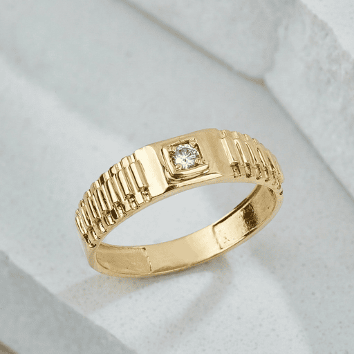 freepik__pon-el-anillo-en-la-imagen-1-sin-modificar-la-imag__31424cp