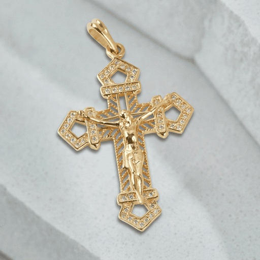 freepik__extract-the-bracelet-from-the-reference-image-and-__31495cp